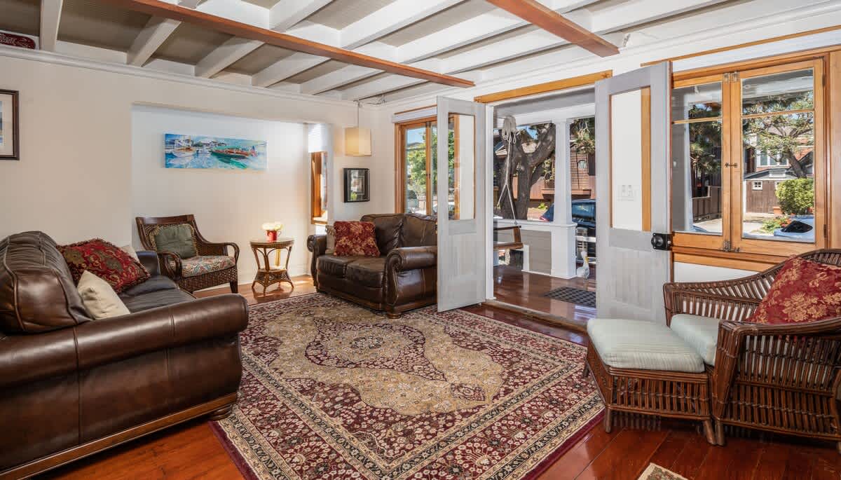 318 Lindo | Historic Family Home Near Bay & Beach 2