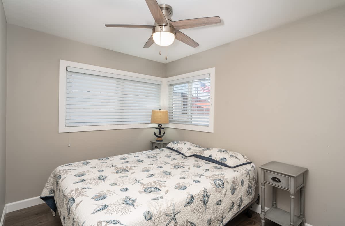 129 Opal B | Remodeled Balboa Island Gem 6