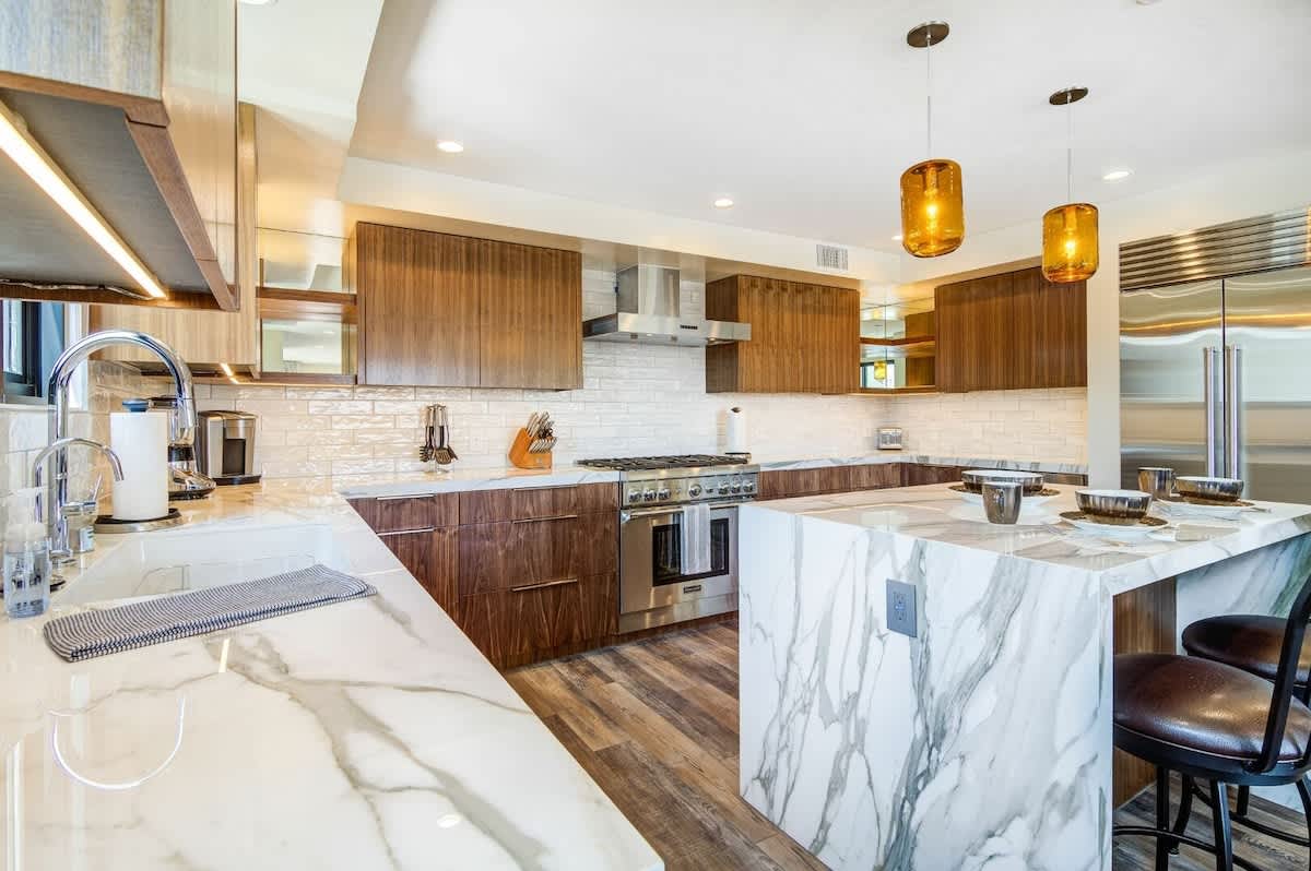 209 9th St | Modern Remodel By The Bay & Beach 4