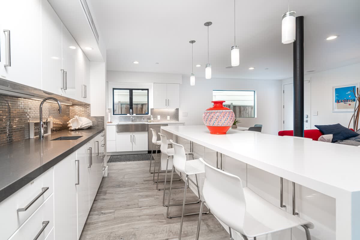 417 Harding | Modern Living, Steps to Beach + Bay 6
