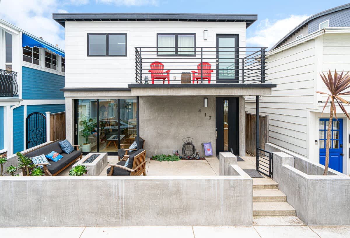 417 Harding | Modern Living, Steps to Beach + Bay 2