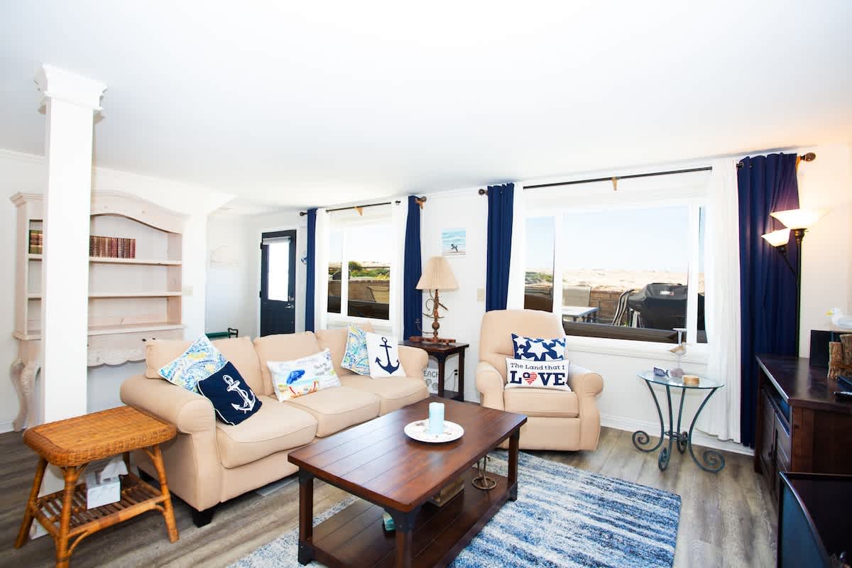 1121 E Balboa A | Charming Oceanfront w/ Patio & Views 5