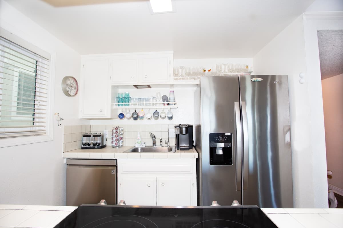1121 E Balboa A | Charming Oceanfront w/ Patio & Views 4