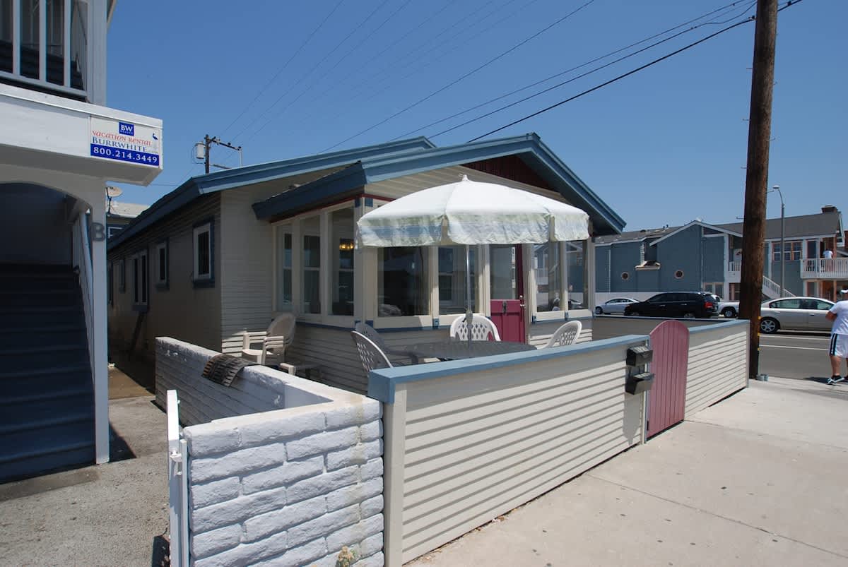 127 30th | Original Beach Cottage Steps To The Sand 3