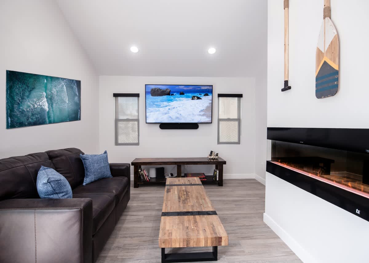 122 36th St B | Gorgeous + Modern Oasis. Steps to the Beach