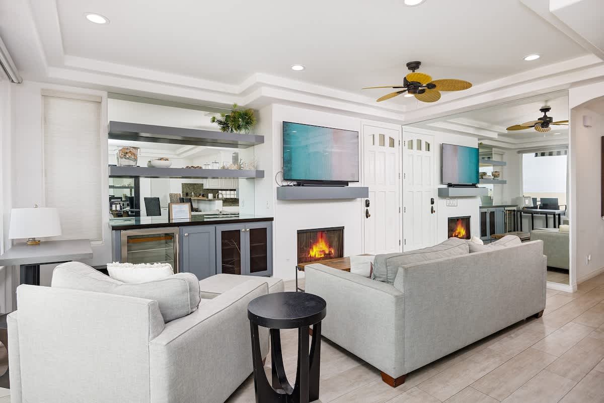 204 E Oceanfront A&B | Beachfront Living at it's Best 5