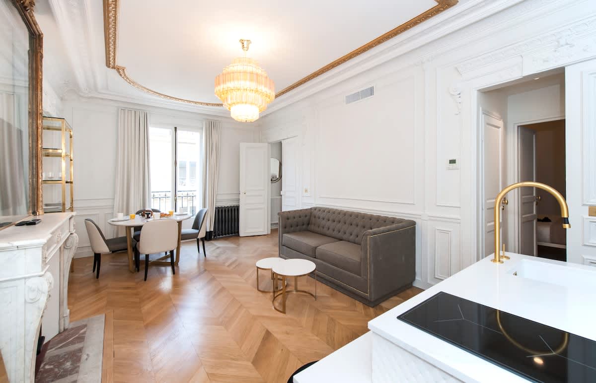 A Sumptuous 2-BR apartment in the Champs-Elysées — Paris, Île-de-France — vacation rental
