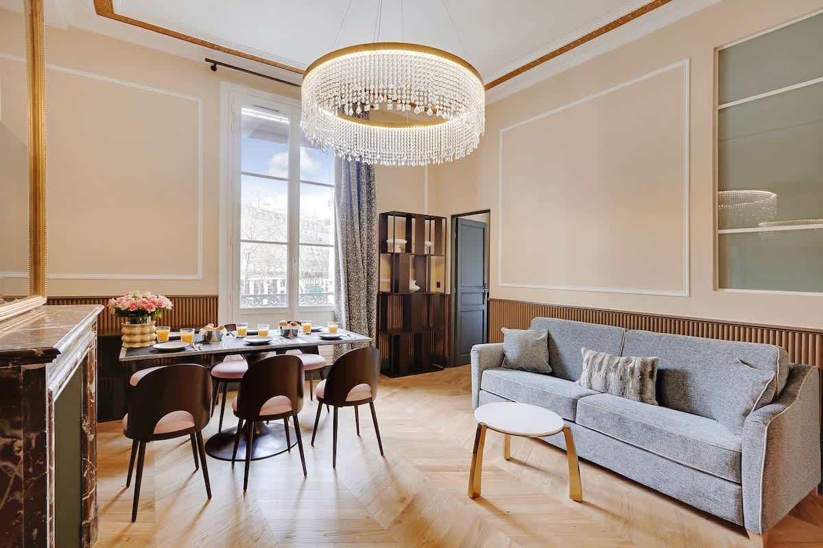 A Luxurious 3-BR/ 3-BA in La Madeleine-Opéra — Paris, Île-de-France — vacation rental