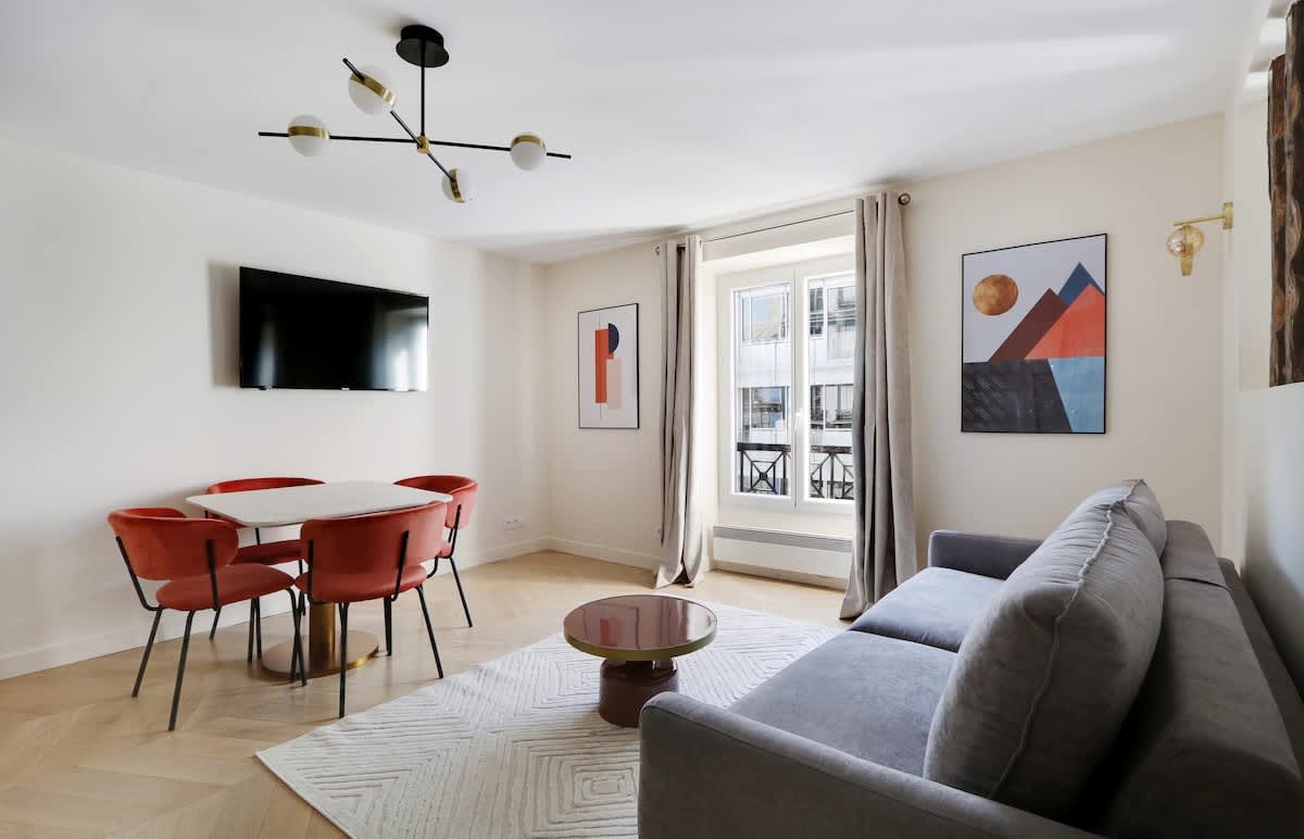 A Nice 1-BR/ 1BA in Saint-Lazare — Paris, Île-de-France — vacation rental
