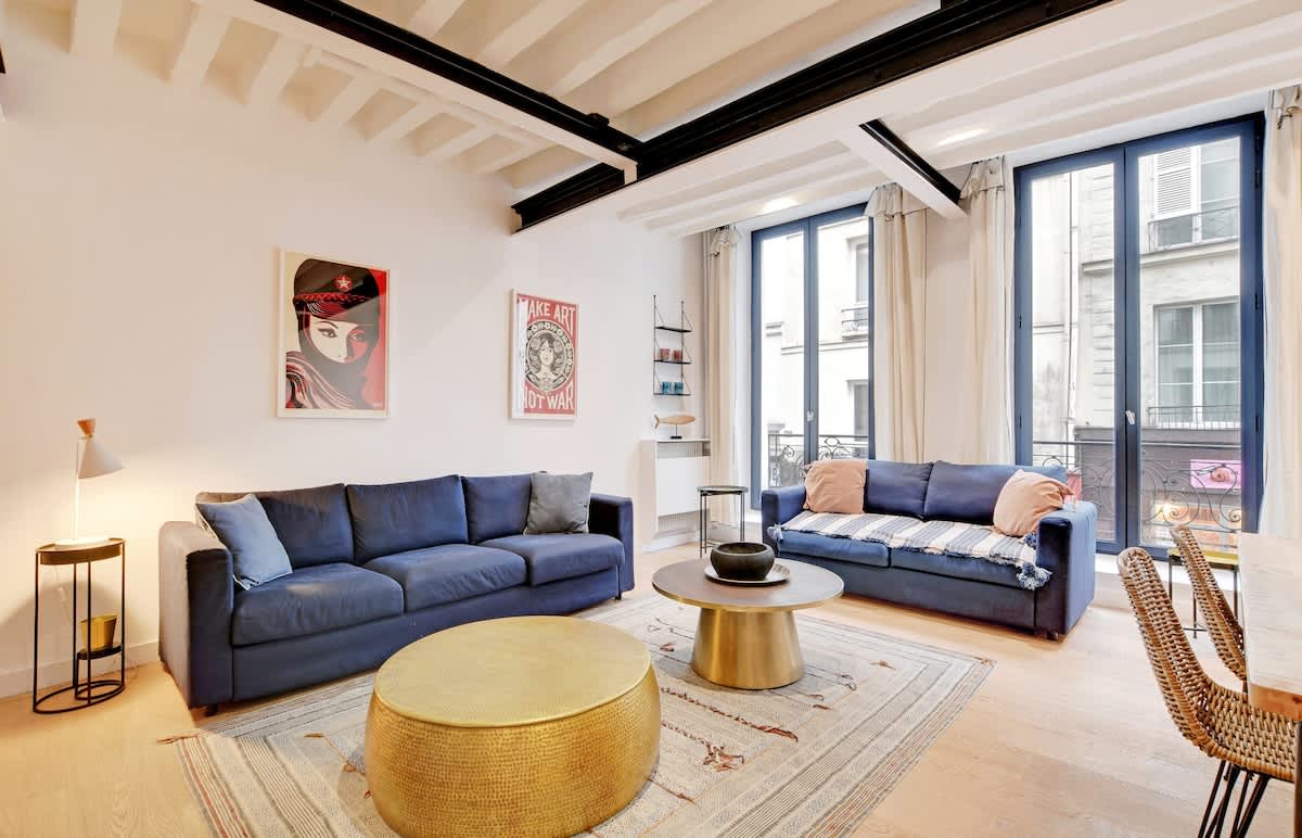 A Elegant 2-BR/1BA in Louvre — Paris, Île-de-France — vacation rental