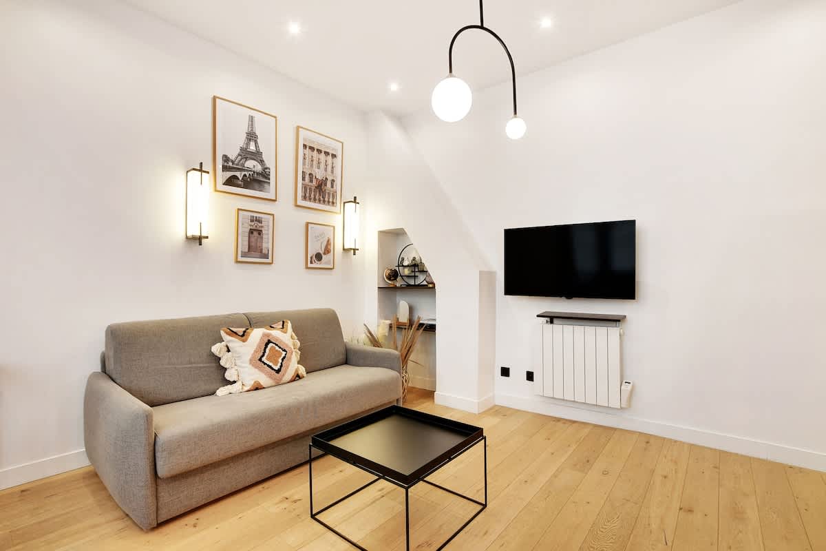 A Stunning 2-BR/2BA in Reuilly-Diderot — Paris, Île-de-France — vacation rental