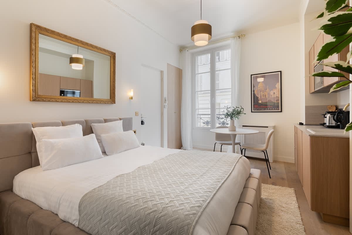 A Lovely Studio w/ Services in Opera - St Georges — Paris, Île-de-France — vacation rental
