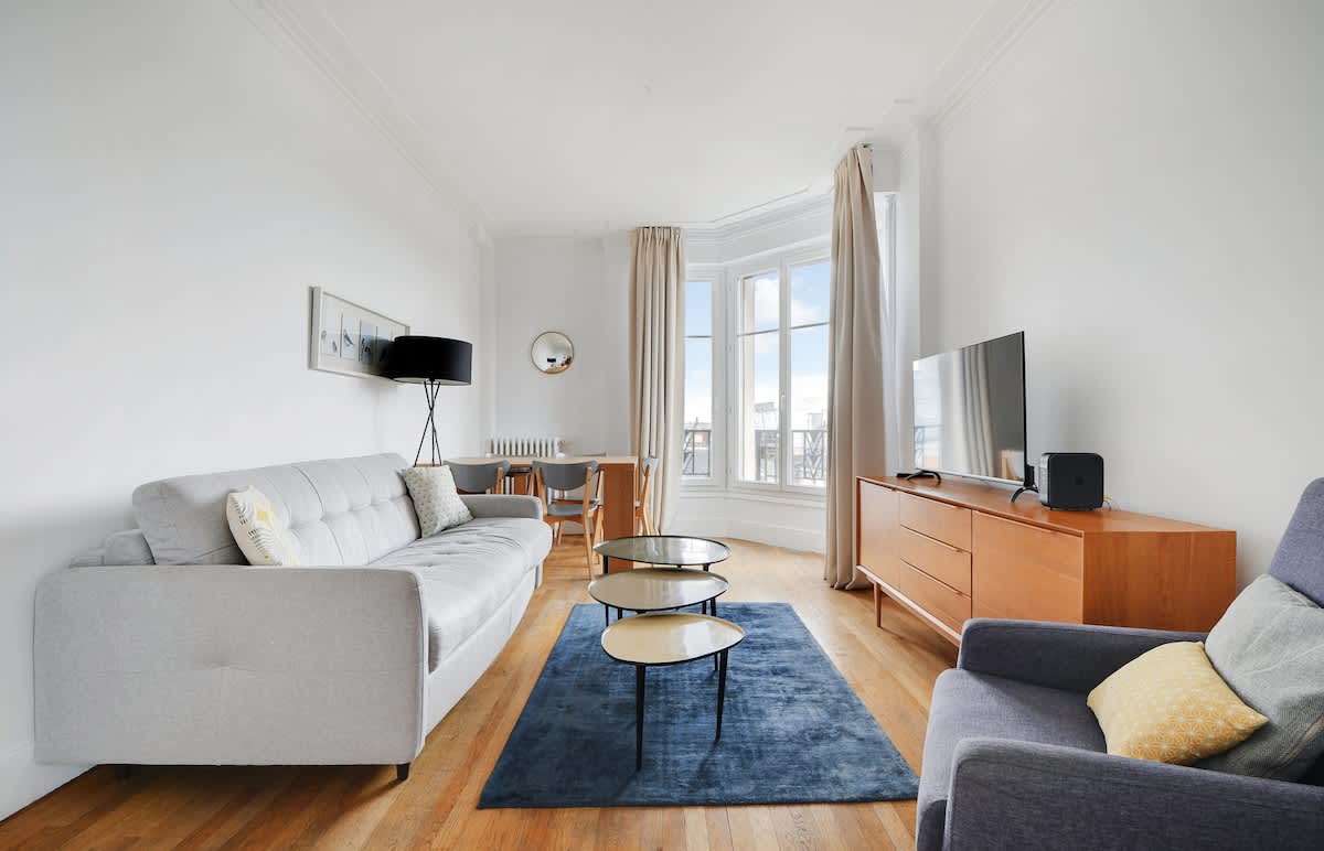 A Stylish 2-BR in Saint-Michel Odéon — Paris, Île-de-France — vacation rental