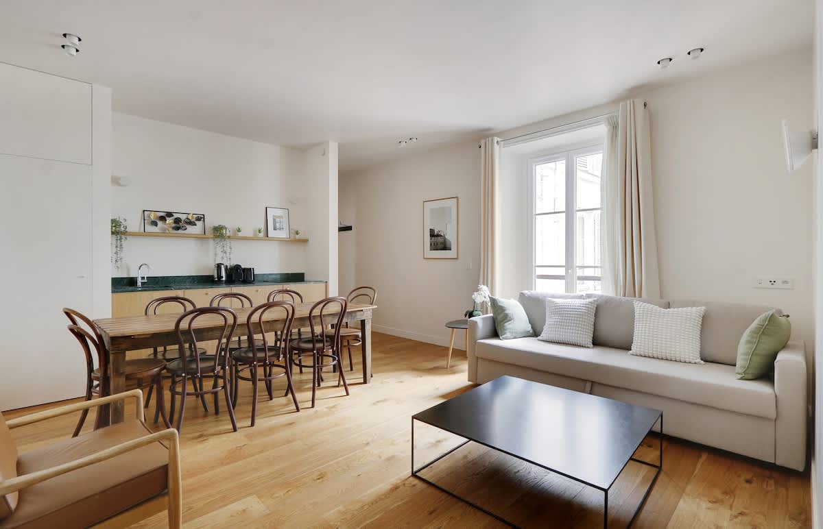 An Elegant 3-BR/2Ba in La Madeleine-Opéra — Paris, Île-de-France — vacation rental