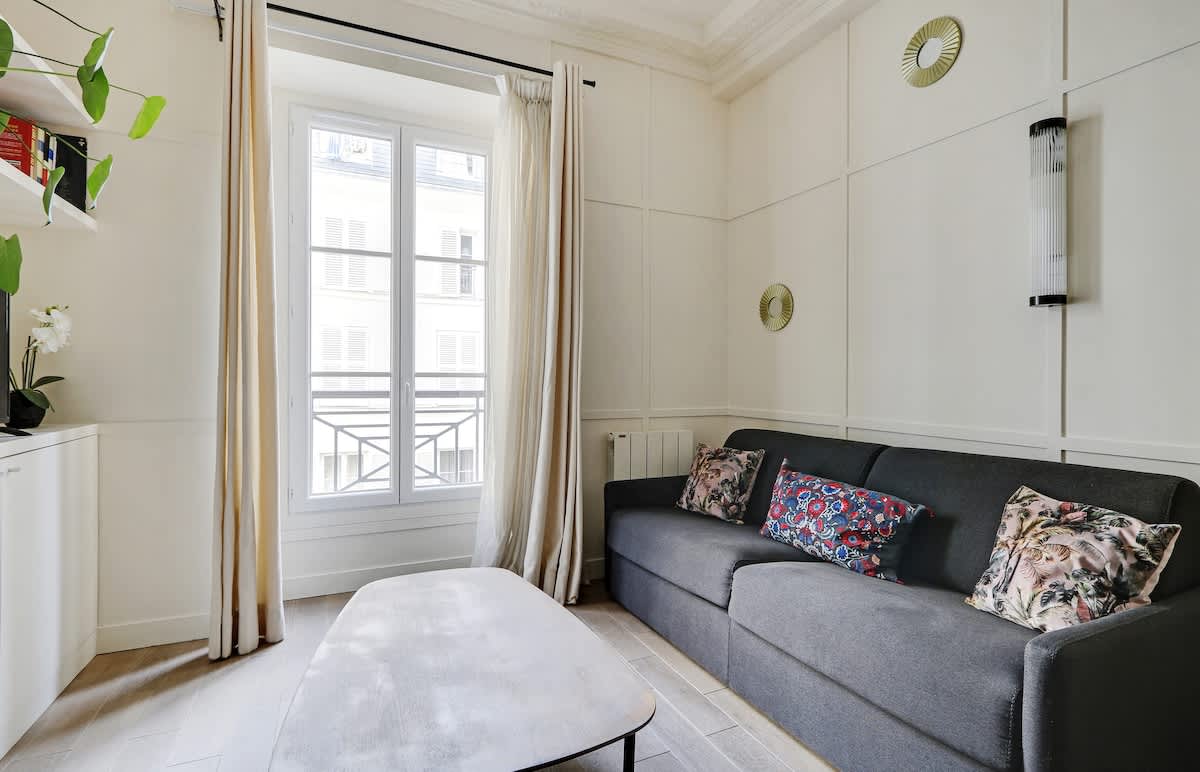 A Sophisticated 2-BR in La Madeleine-Opéra — Paris, Île-de-France — vacation rental
