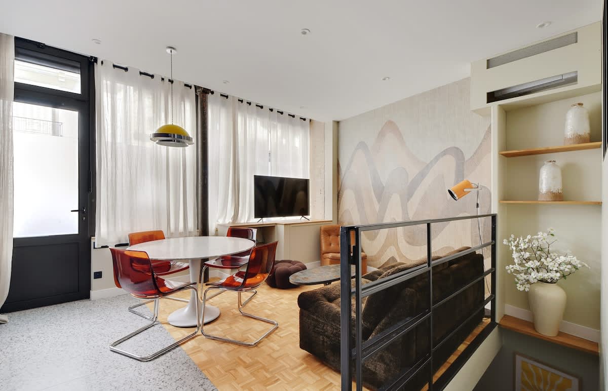 A Breathtaking 3-BR/3BA in Montmartre — Paris, Île-de-France — vacation rental