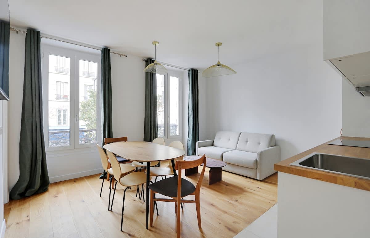 A Bright 2-BR in Nation - Charonne — Paris, Île-de-France — vacation rental