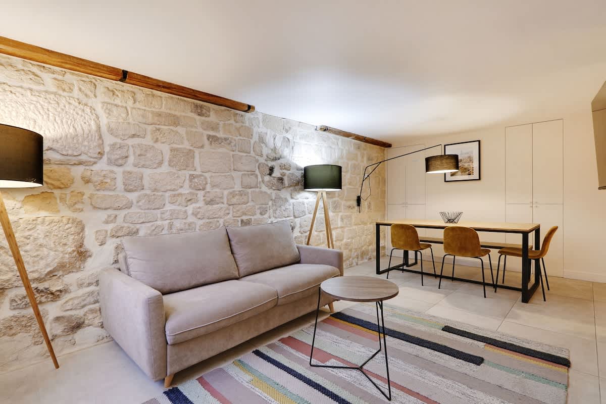 An Atypical 2-BR on l'Ile de la Cité — Paris, Île-de-France — vacation rental