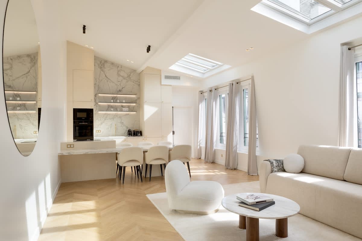 A Sublime 2-BR/ 2-BA in Louvre -  Montorgueil