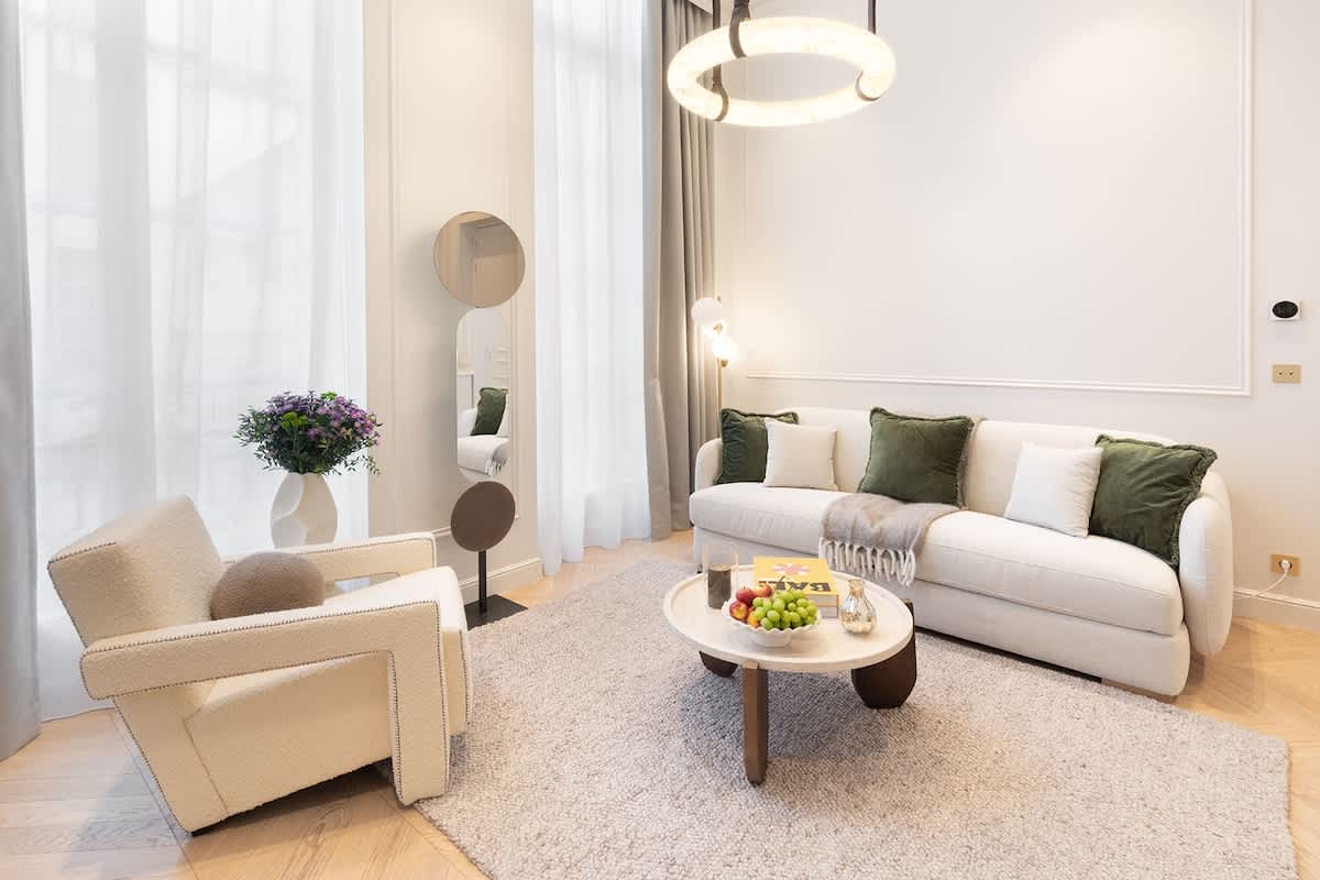 A Timeless 1-BR with Services in Louvre — Paris, Île-de-France — vacation rental