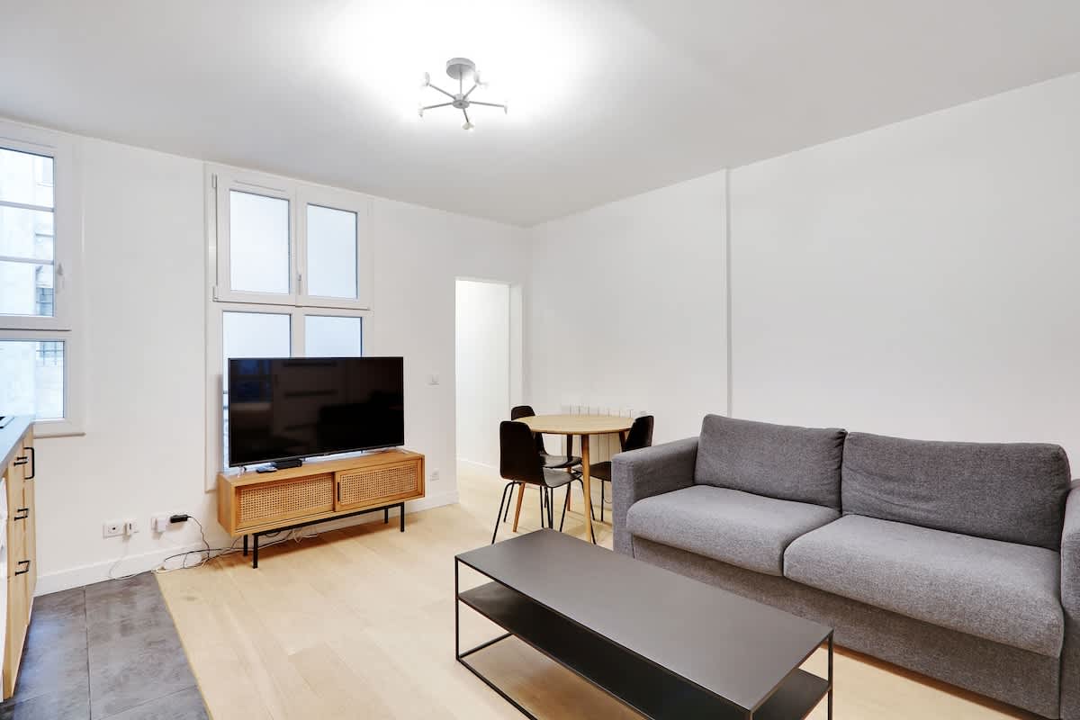 A Beautiful 1-BR/1BA in Montorgueuil — Paris, Île-de-France — vacation rental