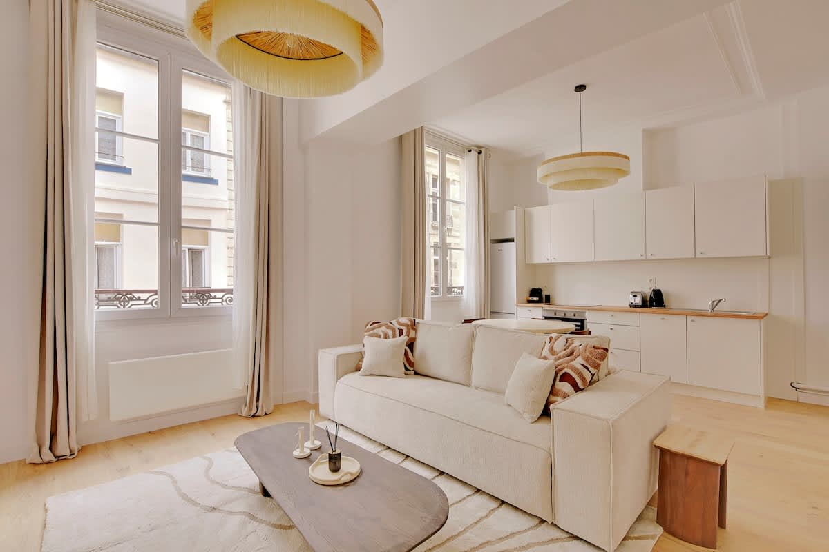 A charming 1-BR/1Ba - Louvre Rivoli — Paris, Île-de-France — vacation rental