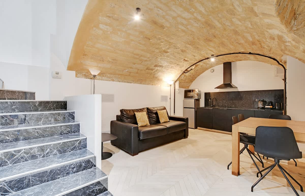 An Atypical 1-BR in Place Vendôme Tuileries — Paris, Île-de-France — vacation rental