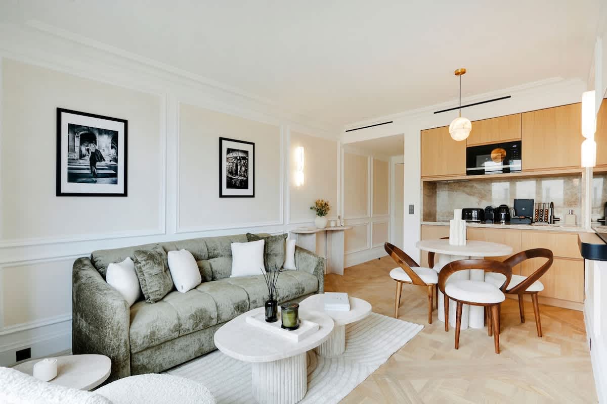 The Lander - Serviced 1BR/1BA - Champs-Elysées — Paris, Île-de-France — vacation rental