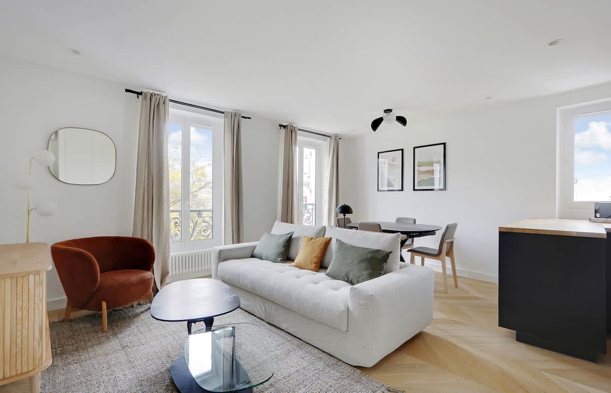 A Superb 2BR/2BA giving on Place du Tertre — Paris, Île-de-France — vacation rental
