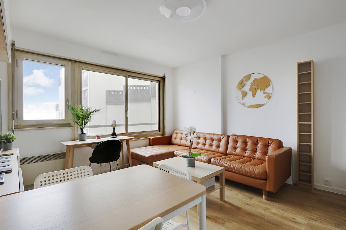 A Beautiful 1/2-BR in Montparnasse with a  view — Paris, Île-de-France — vacation rental