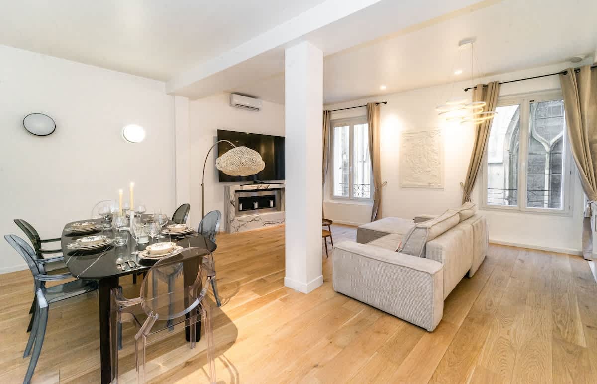 A Delightful 2-BR/2BA at Saint Michel - Notre Dame — Paris, Île-de-France — vacation rental