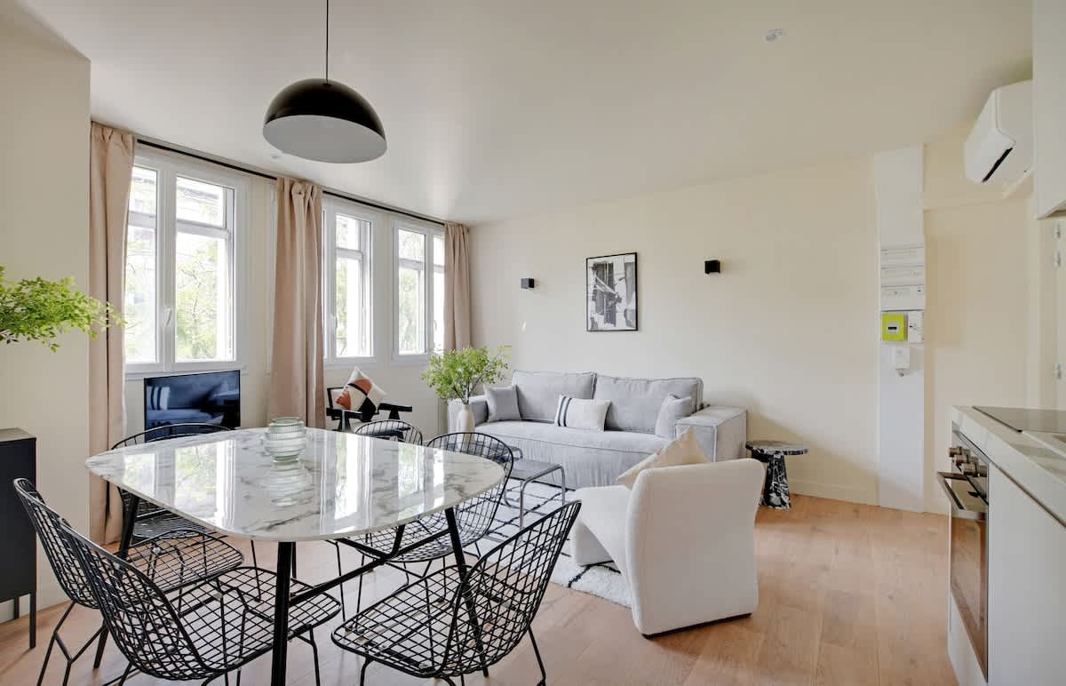 A Peaceful 2-BR/2Ba in Daumesnil — Paris, Île-de-France — vacation rental