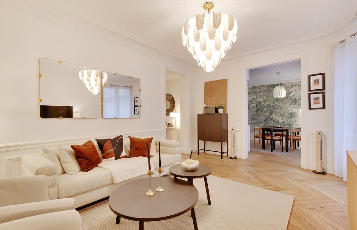 A Superb 3-BR 3-BA In Champs Elysées — Paris, Île-de-France — vacation rental
