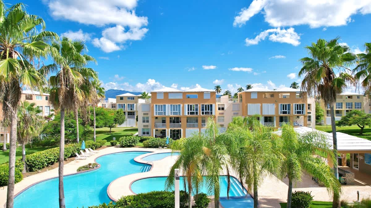 Malibu Beach Penthouse: Steps to the Beach & Pool — Loíza, PR — vacation rental