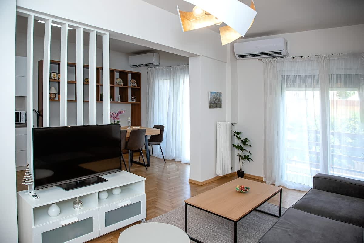 Nazianzou, classy apartment in Pangrati