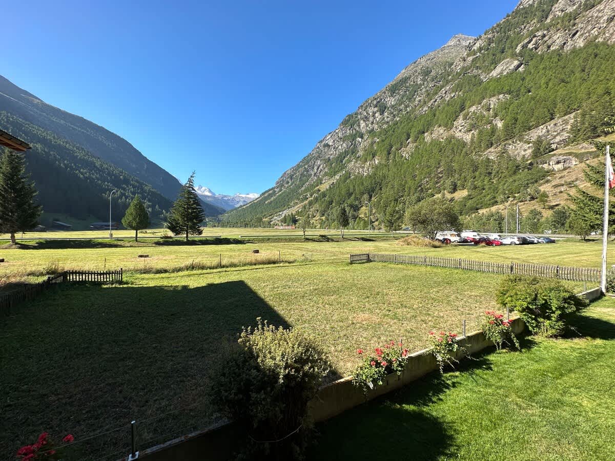 Enjoy the View Loft Close to Zermatt with Parking — 7