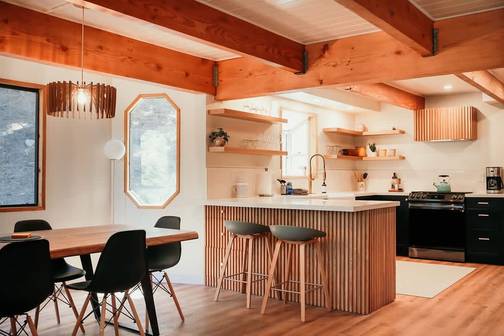 Yuhaaviat Cabin • Serene location•Walk to Village