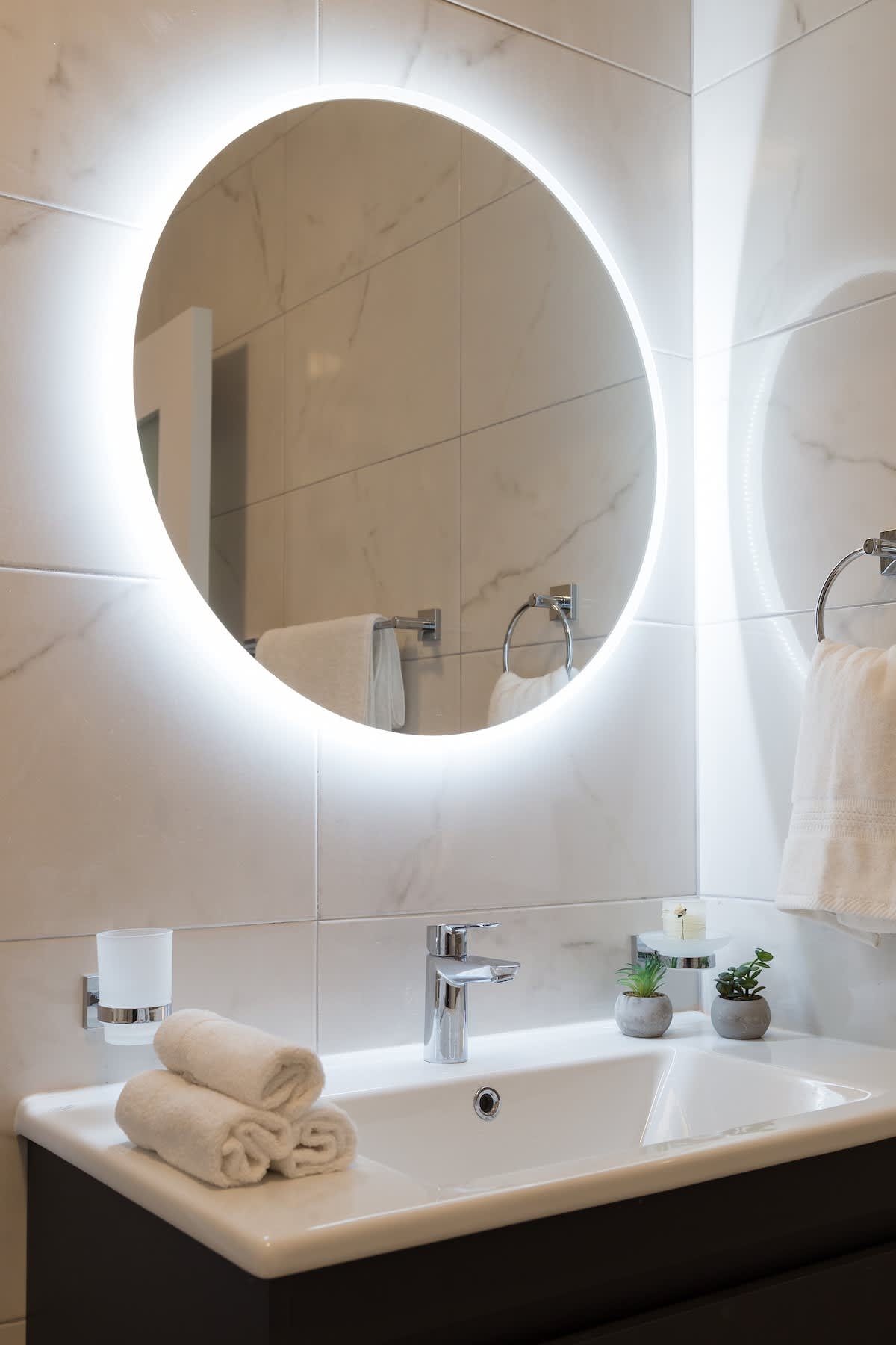 Luna Apartment 4 - Discover Modern Luxury by the Sea