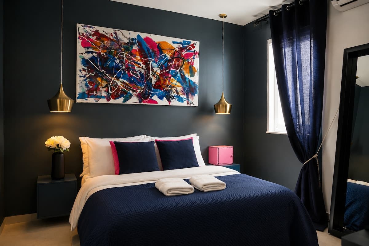 Industrial Chic 3BR | Balcony | Walk to Seafront