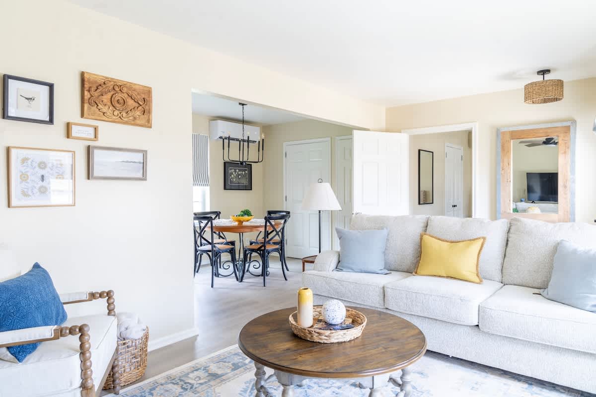 The Lucy | Sweet Retreat for 2-4 Near Ice Plant — La Grange, TX — vacation rental