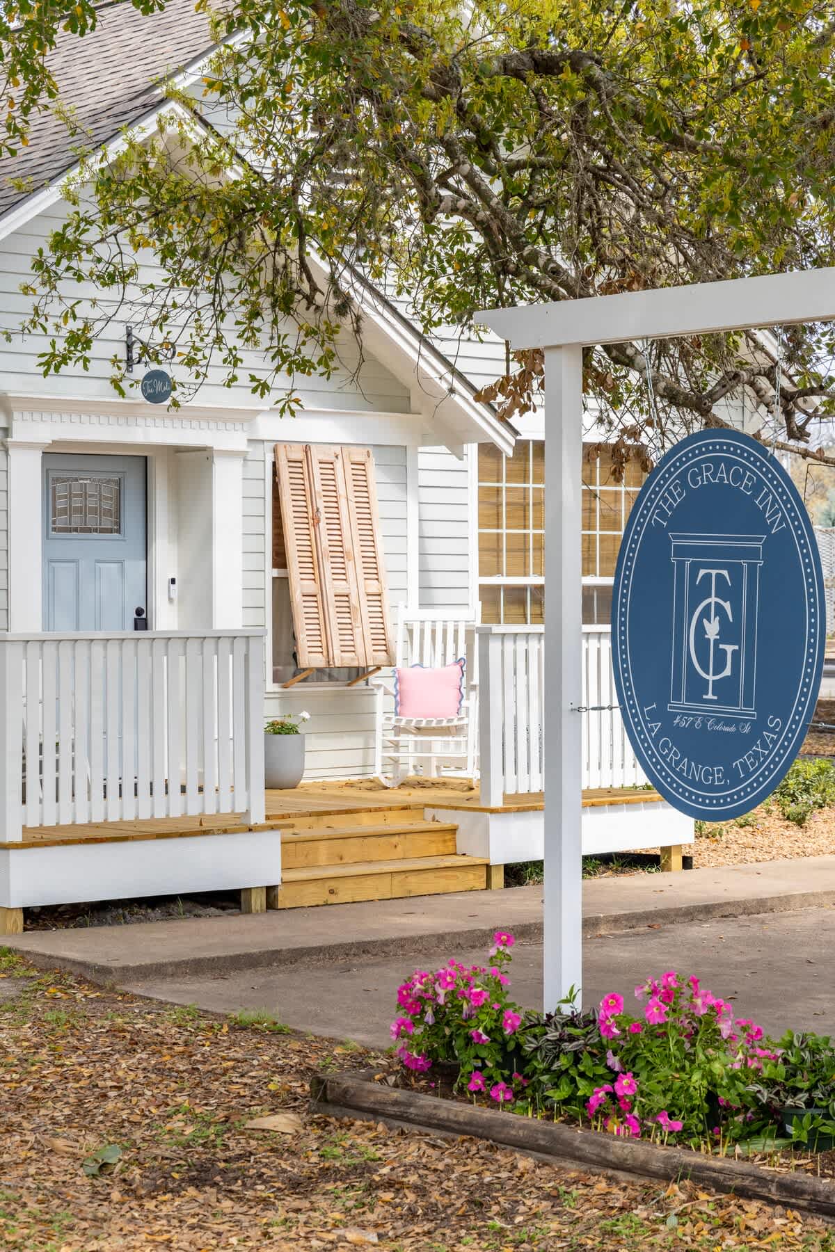 Downtown LG | Stay by the Ice Plant | Sleeps 17 — La Grange, TX — vacation rental