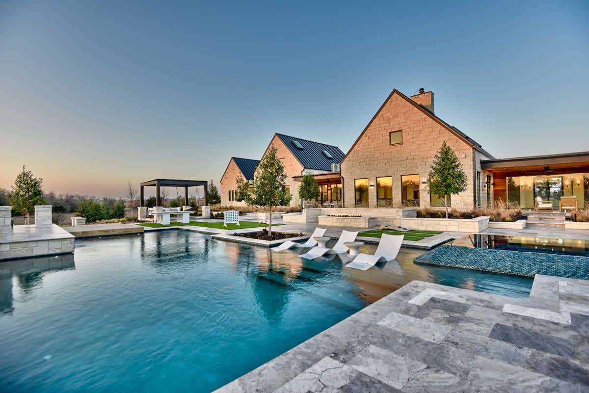 Ultra-Luxe Escape | Sleeps 16 | Minutes to RT — Carmine, TX — vacation rental