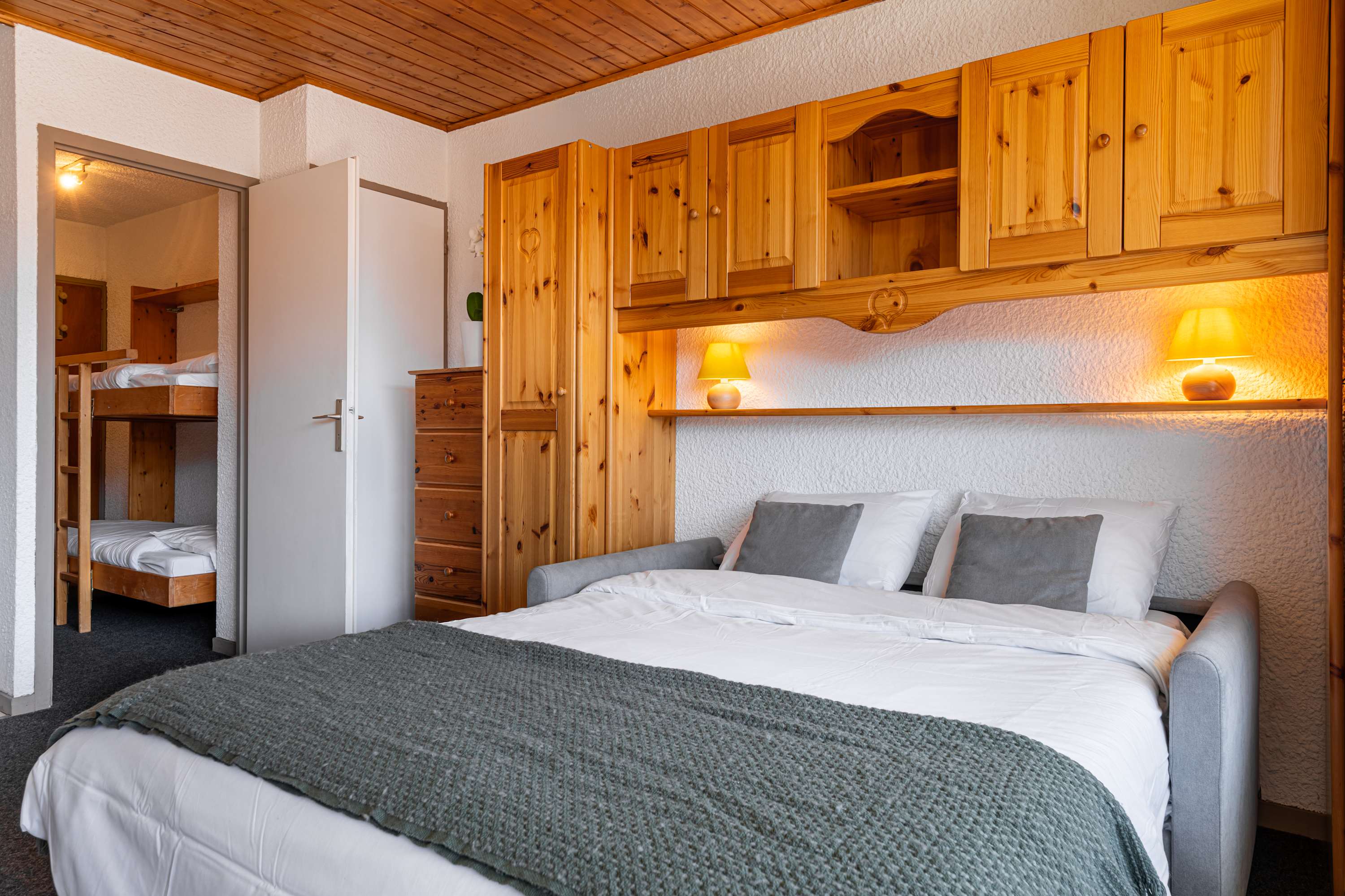 Residence les Eterlous, Ski In-Out with WiFi in Val Thorens, “V4” by Versant Collection