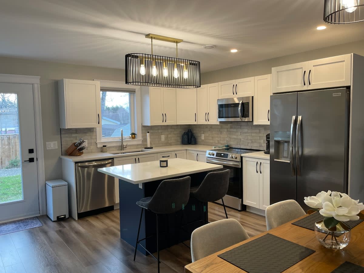 Spotless, modern, bright & cozy, 1 BR