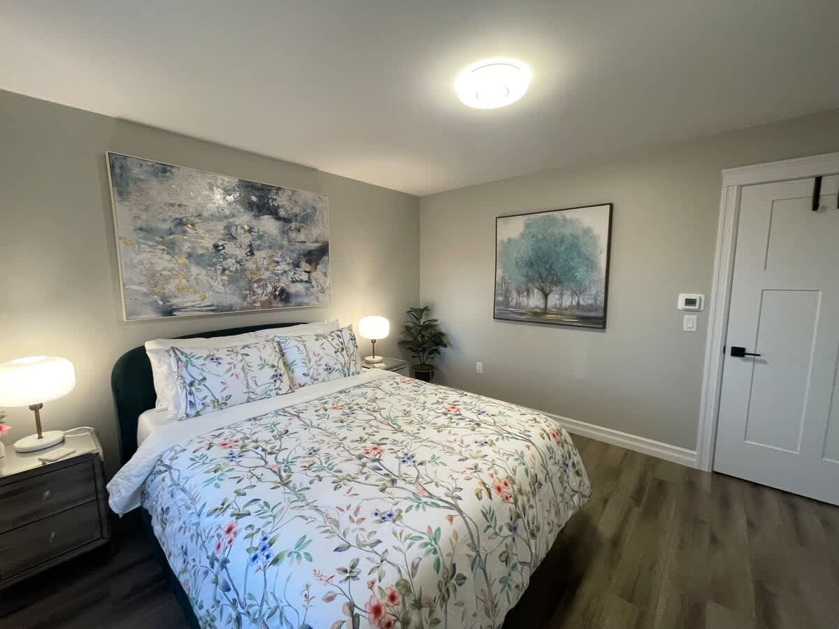 Spotless, modern, bright & cozy, 1 BR