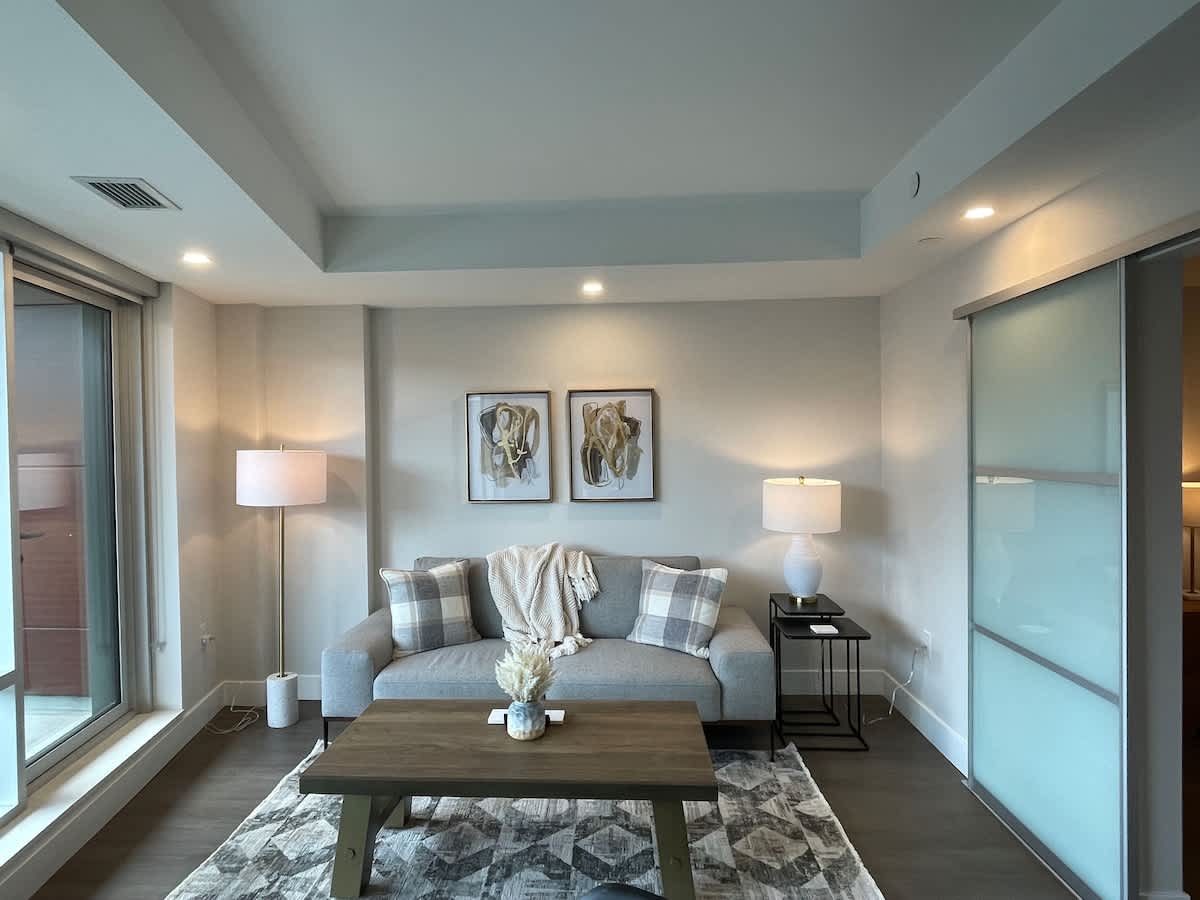 Downtown, bright, cozy & modern 1 Bedroom