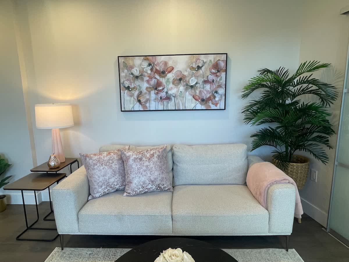 Downtown, Spotless 2 Bed, 2 Bath with 6 appliances