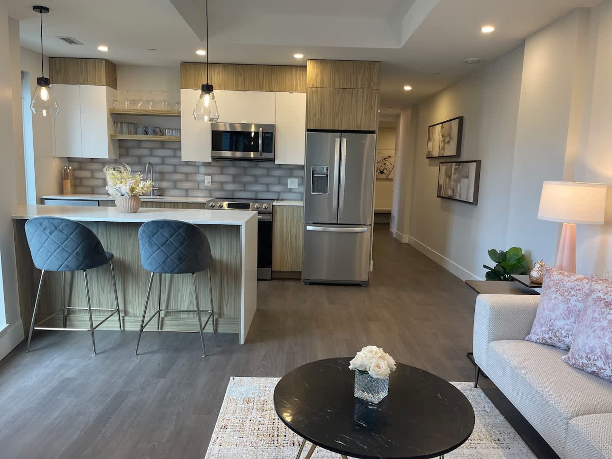 Downtown, Spotless 2 Bed, 2 Bath with 6 appliances