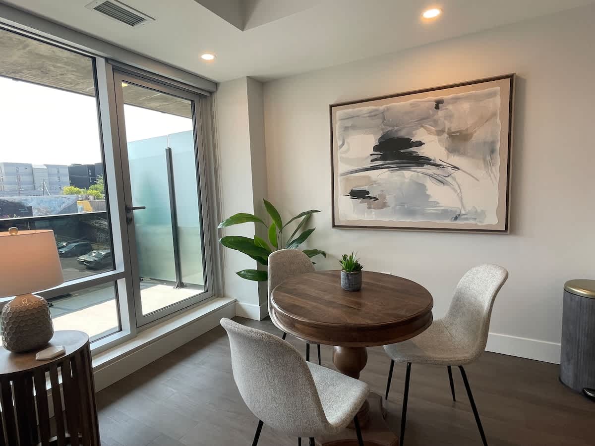 Downtown Halifax, bright & modern 1 Bedroom