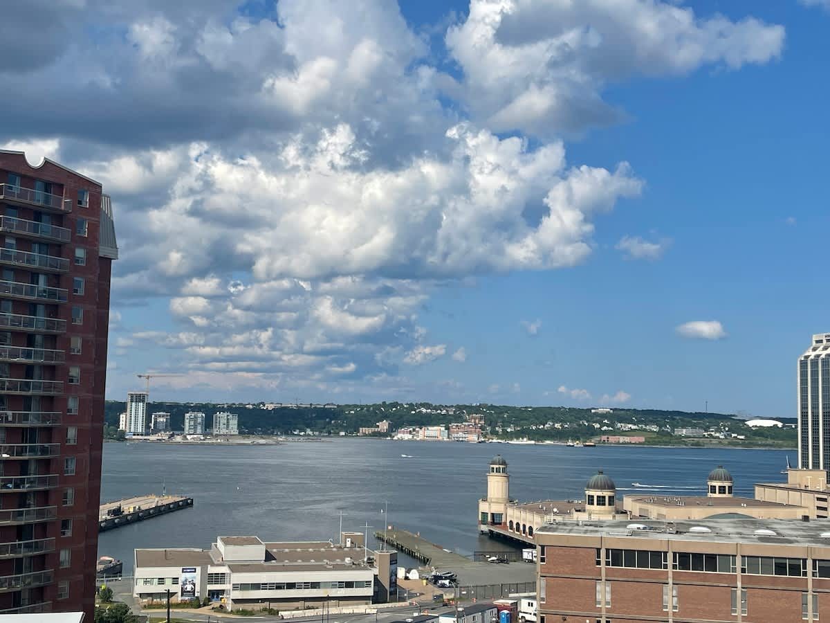 Waterfront downtown 1 Bedroom with 6 appliances